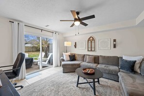 TV, fireplace - Near Ark w/Private Parking & Patio, 2 Bedroom Home (Dry Ridge)