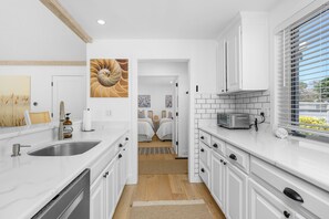Fridge, microwave, oven, stovetop - First time offered for rent.  Heated pool and great vacation location RPMS172 (Mashpee)