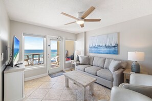 TV, DVD player, books - Boardwalk 585 by Liquid Life (Gulf Shores)