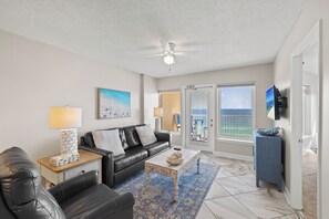 TV, DVD player, books - Boardwalk 886 by Liquid Life (Gulf Shores)
