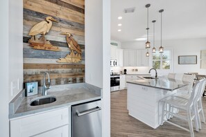 Oven, dishwasher, coffee/tea maker, toaster - Beachfront | Pet Friendly | Shared Pool, Elevator (Fort Morgan)