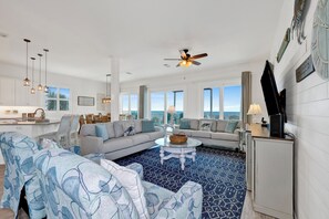 Smart TV, video games - Beachfront | Pet Friendly | Shared Pool, Elevator (Fort Morgan)