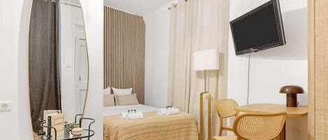 Strykejern/-brett, reiseseng for barn, wi-fi og sengetøy