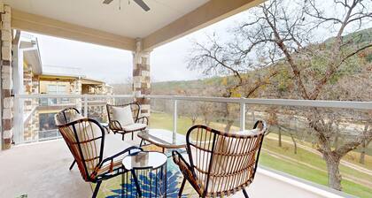 Remarkable Condo, Guadalupe River View! RG 313