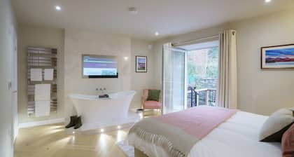 Fell View Residences , Lakes Escape by LetMeStay