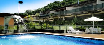 Piscina e AC na Praia do Una