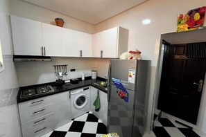 Stovetop, electric kettle