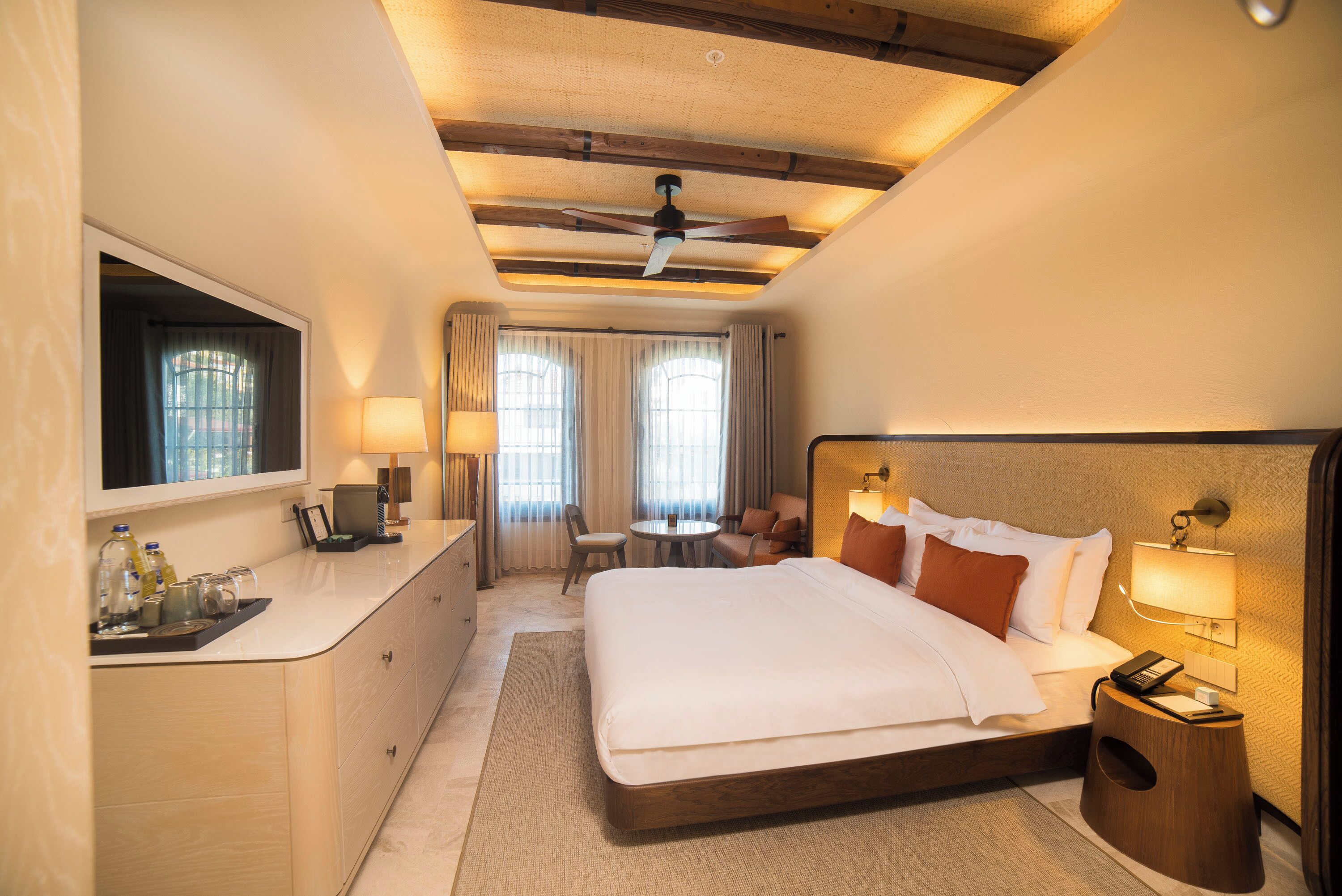 Minibar, WiFi (free), bed sheets