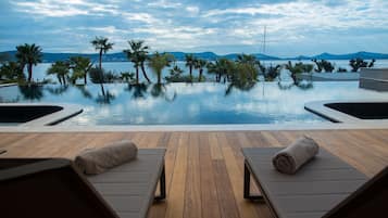 Indoor pool, seasonal outdoor pool, sun loungers