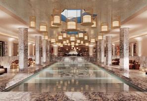 Piscine couverte, piscine extérieure (ouverte en saison)