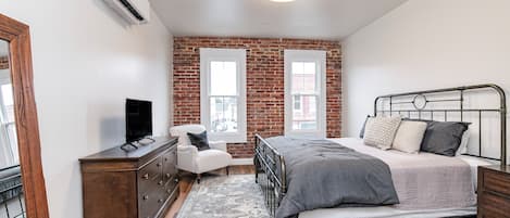 مكواة/لوح كي وواي فاي وملاءات أسرّة