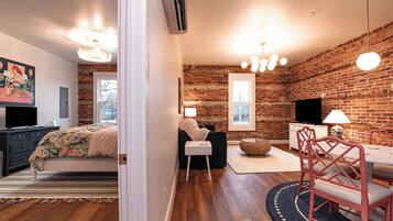 Fer et planche Ă repasser, Wi-Fi, draps fournis