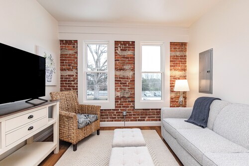 The Harbour - Short Stays on Market