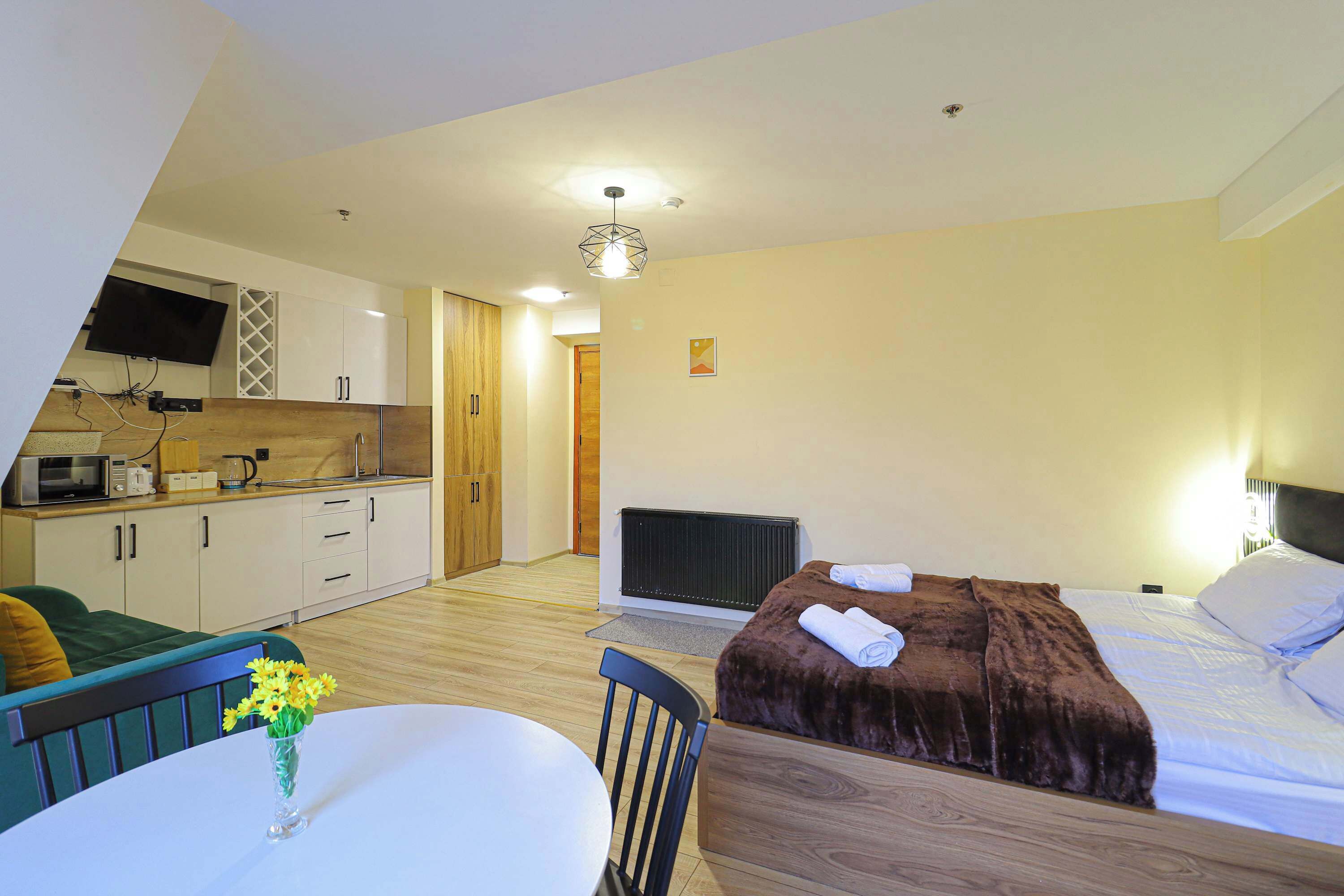 熨斗/熨衫板、Wi-Fi、床單