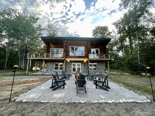 Cozy Cabin on Intermediate Lake in Bellaire
