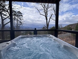 Tina de hidromasaje al aire libre