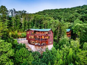 Exterior - 7BR w/Incredible Views! Hot Tub*Game Room*Resort (Sevierville)