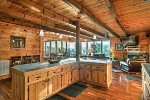 Interior - 7BR w/Incredible Views! Hot Tub*Game Room*Resort (Sevierville)