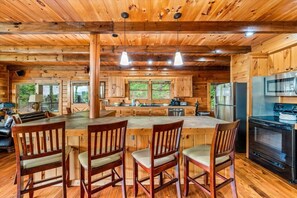 Coffee/tea maker, fridge, microwave, oven - 7BR w/Incredible Views! Hot Tub*Game Room*Resort (Sevierville)