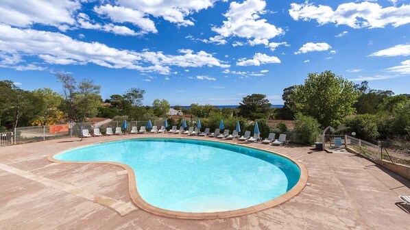 Apartment | Pool | Outdoor pool - Seaside Stay in Sari-solenzara (Sari-Solenzara)