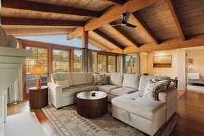TV - A Sedona Scenic Escape w/ Private Wellness Center (Sedona)