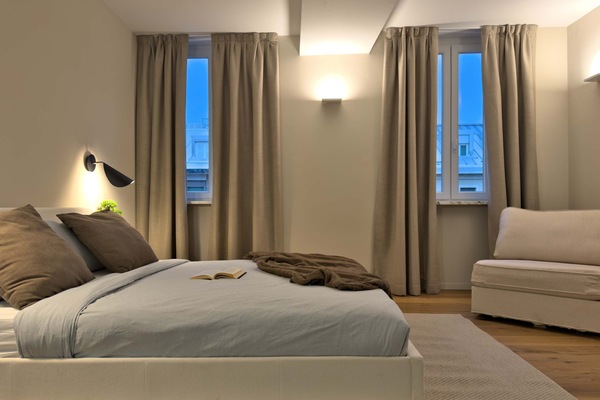 2 slaapkamers, een bureau, een strijkplank/strijkijzer, wifi