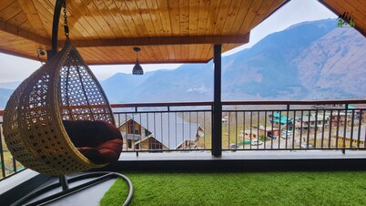 La Cedar Villa by Staycation