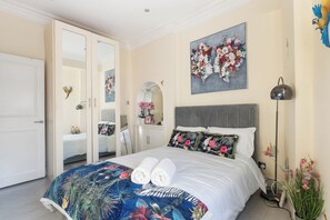 4 habitaciones, tabla de planchar con plancha, wifi y ropa de cama 
