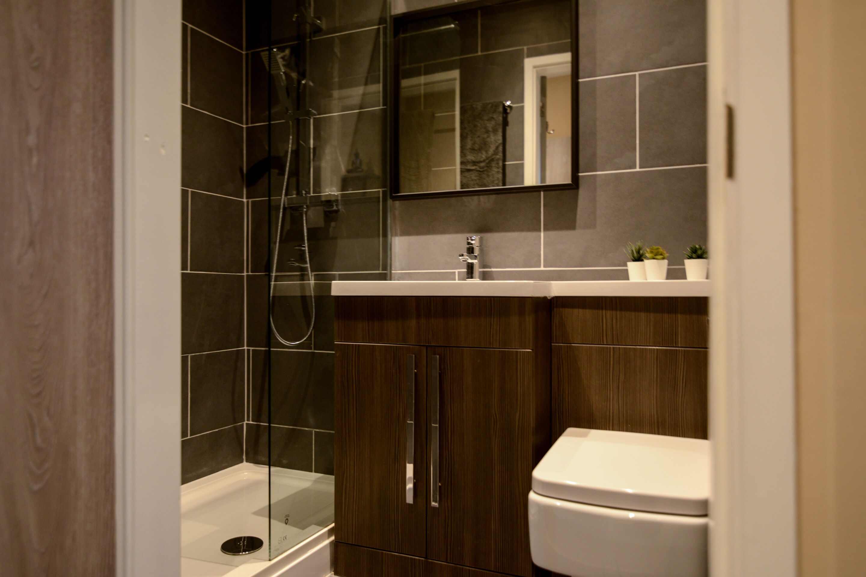 Suite, privat bad | Bad | Dusj, toalettartikler (inkludert), hårføner og håndklær