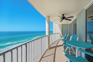 Terrace/patio - Relax, Unwind & Soak Up the Sun – Direct Beachfront Condo, W/Beach Chair Service (Panama City Beach)