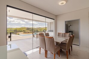 House - Casa Alto Padr o com Piscina Sauna e Vista (São José dos Campos)