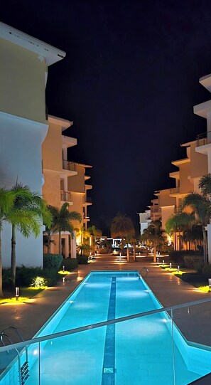 Outdoor pool - ELECT. INCLUDED, Playa Coral Bright Beachfront  2/2 apartment /20 min from PUJ (Punta Cana)
