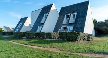 Garden Retreat Near Guidel Beaches