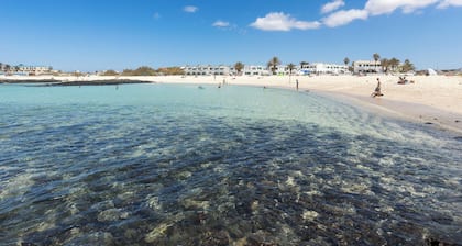 Home2Book Seafront Escape & Terrace, El Cotillo
