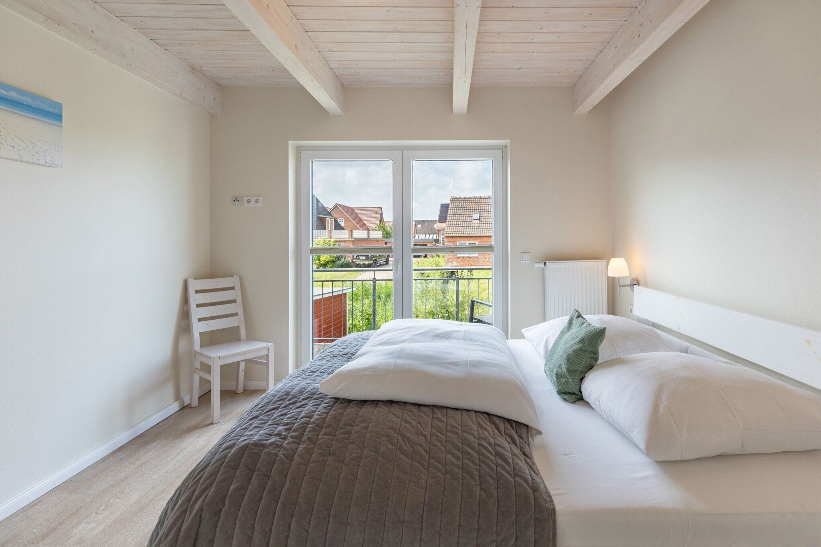 4 bedrooms, individually furnished, iron/ironing board