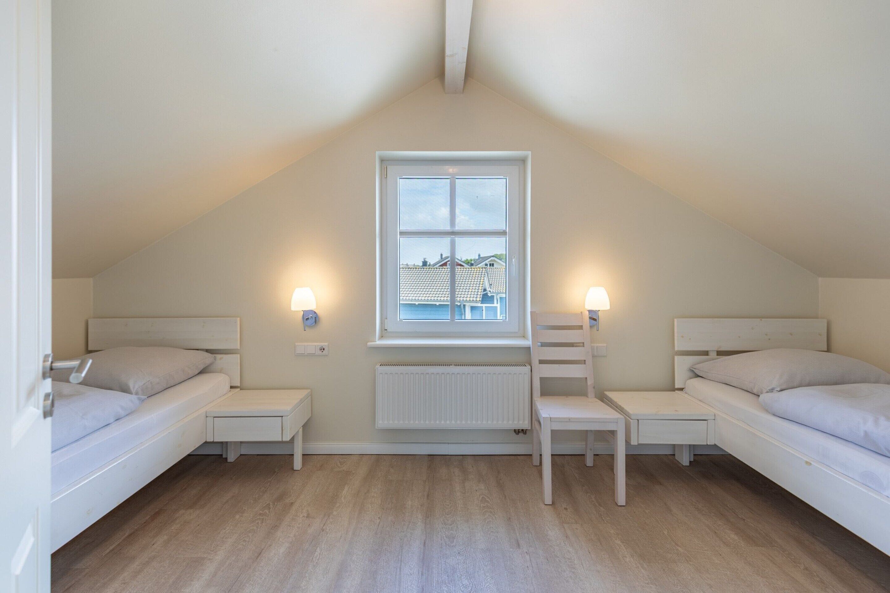 House | 4 bedrooms, individually furnished, iron/ironing board