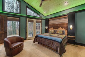 2 bedrooms, iron/ironing board, free WiFi, bed sheets - Nestled in the heart of Gatlinburg, "Waterfalls and Wildflowers" offers a serene (Gatlinburg)