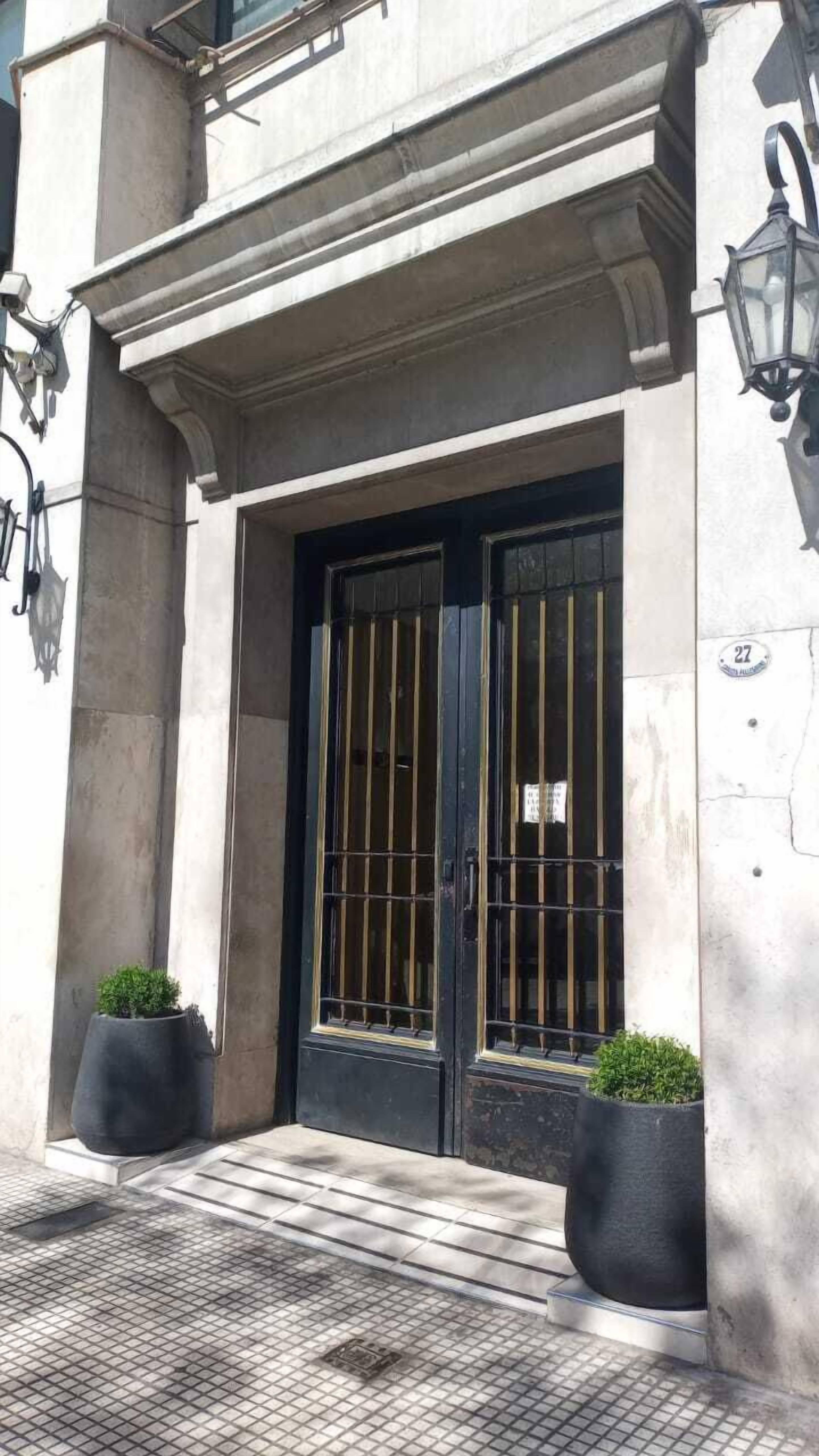 Fachada de la propiedad