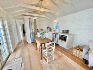 Interior - Cozy 1BR in Pinecraft • 10 Min to Sarasota Fun (Sarasota)