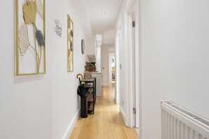 Interior - Prime Apartment in Hyde Park with patio (London)