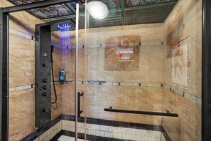 Shower, hair dryer, towels, soap - Sunsets, Waves & Free Beach Chair Service - Gulf-Front Unit @ Long Beach Resort (Panama City Beach)