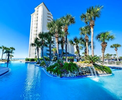 Dreamy Beachfront Penthouse with Panoramic Gulf Views, Free Beach Chair Service