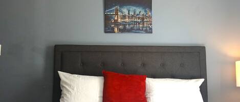 Iron/ironing board, WiFi, bed sheets