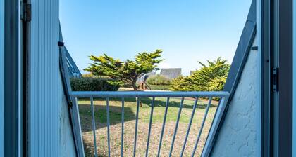 Coastal Apartment With Heated Pool