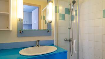 Apartment | Bathroom