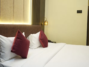 Deluxe Room | Free WiFi - Hotel Divine international (Kanthi)