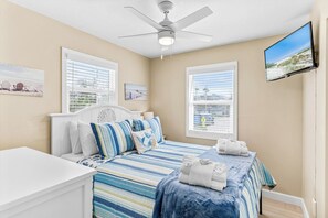3 bedrooms, iron/ironing board, WiFi, bed sheets