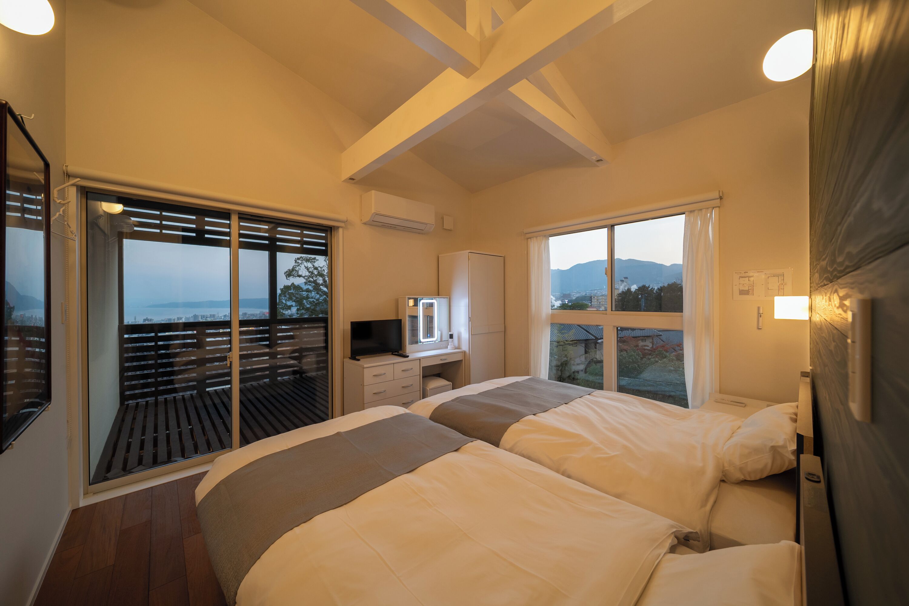 Vila conforto, vista para a baía | Ferros/tábuas de passar roupa, Wi-Fi de cortesia