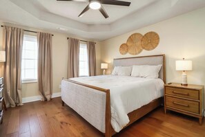 4 bedrooms, desk, iron/ironing board, WiFi