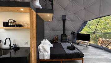 WiFi, bed sheets